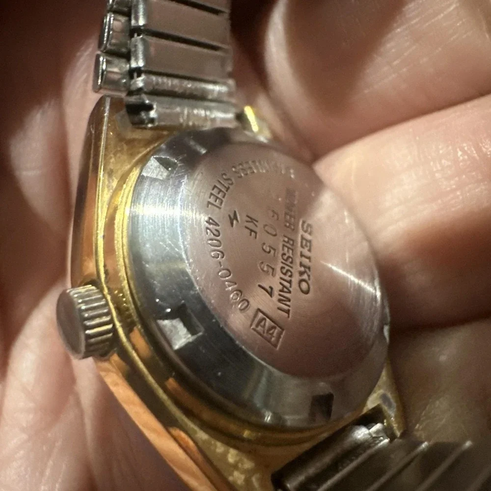 Working Seiko 5 Ladies Vintage Gold-Tone Day/Date Automatic Watch 4206-0480 25mm